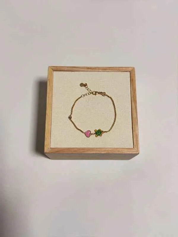 Bracelet en or 375 – Tortue & Cœur émaillés