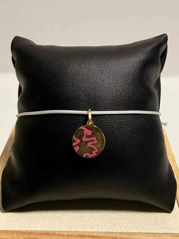 Pendentif en or 750 – Motif émaillé rose