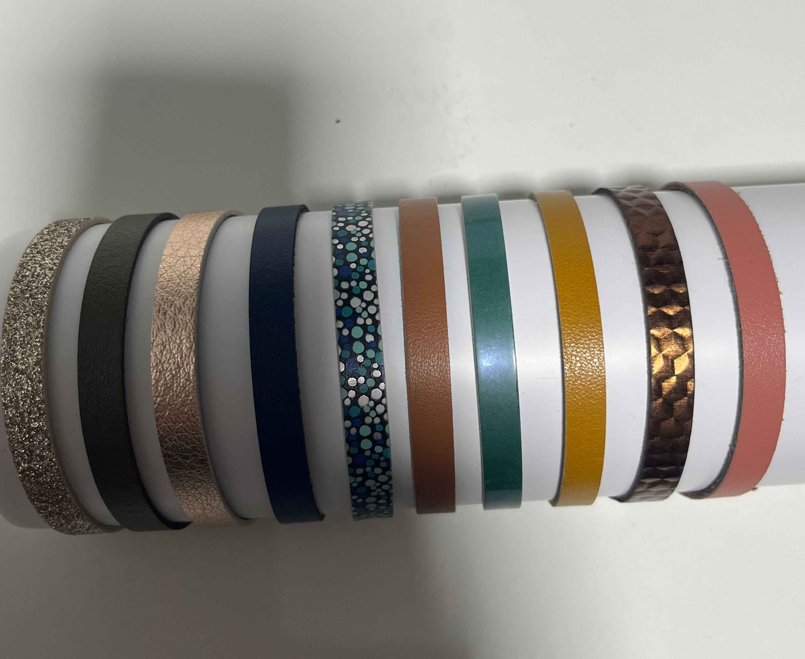 Lot de 10 cuirs réversibles – Bracelets Les Georgettes