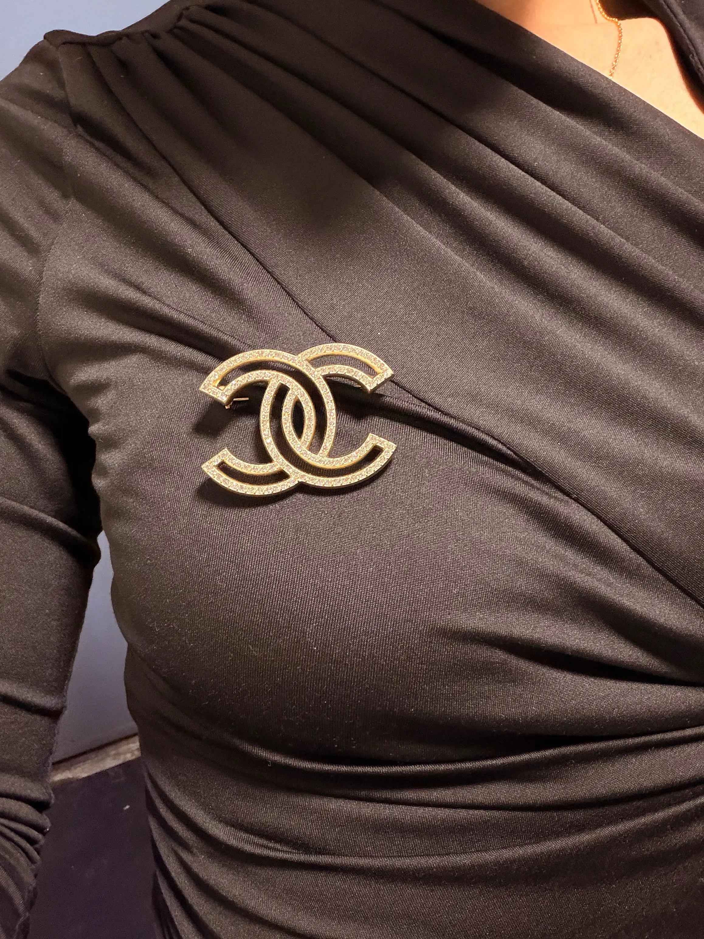 BROCHE CHANEL CC – COLLECTION CONTINUE 2018 CHANEL x Karl Lagerfeld