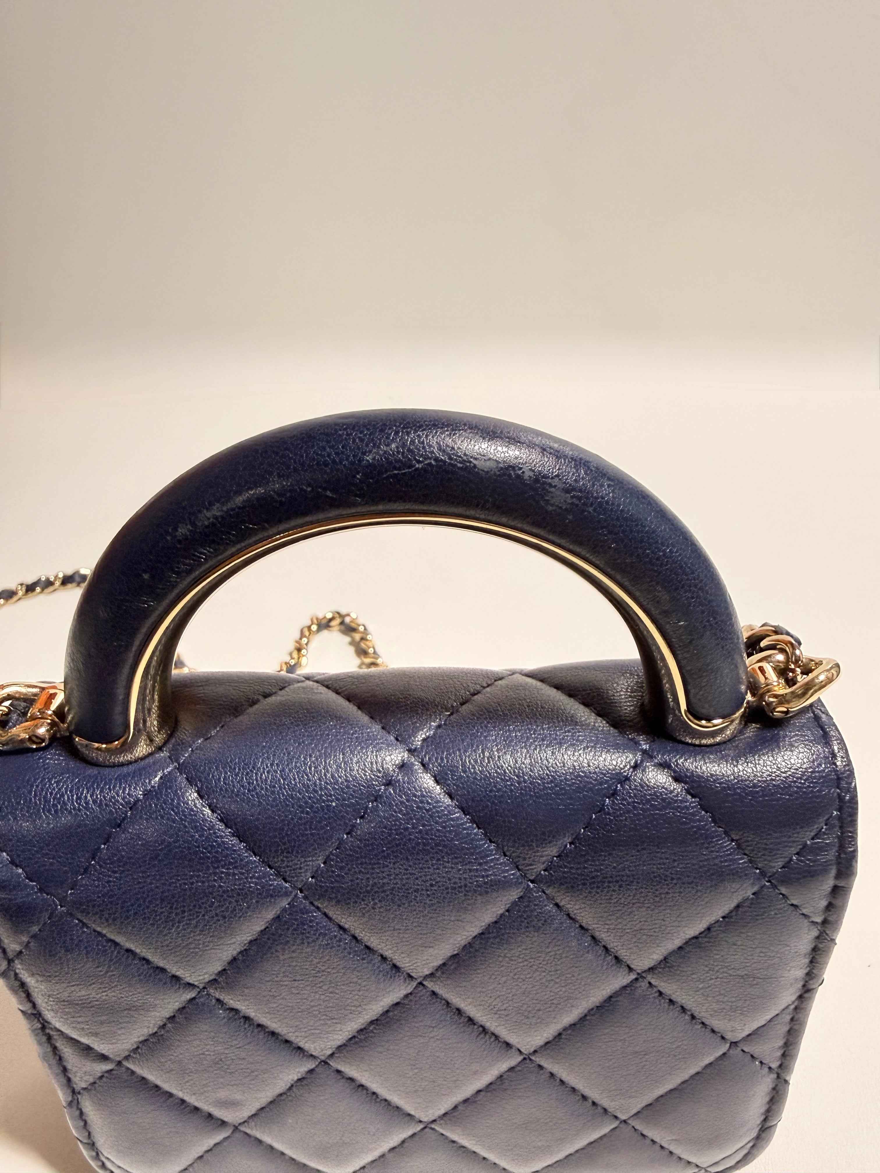 Chanel 12 cm – 2022 – Cuir agneau matelassé bleu marine
