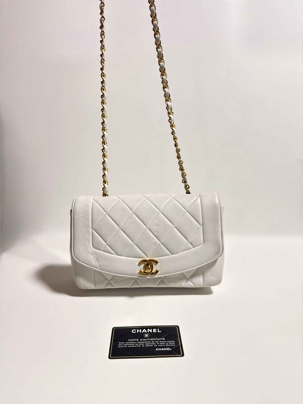 Chanel “Diana” 22 cm – Vintage circa 1992 – Cuir agneau blanc