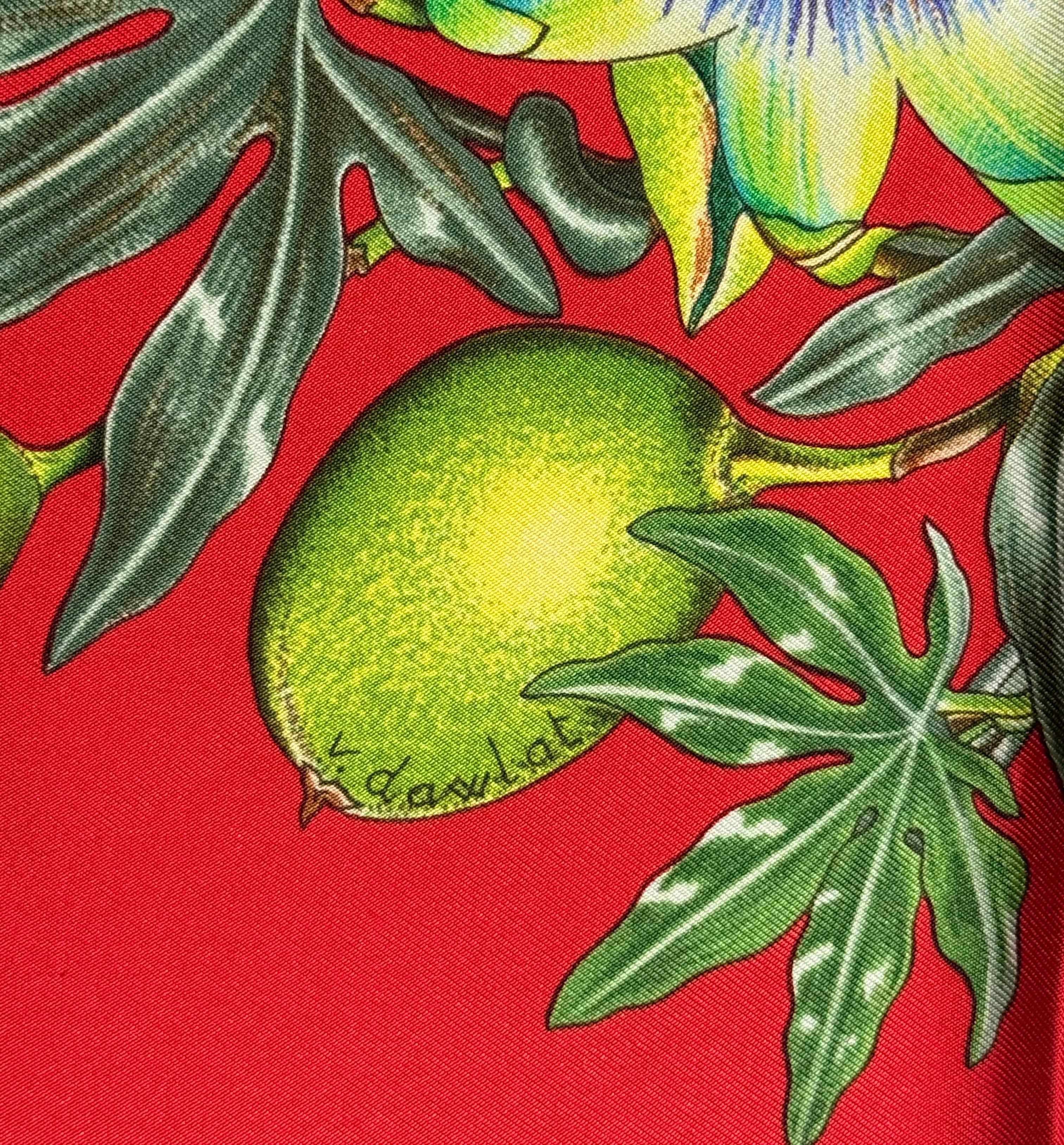 Carré Hermès “Passiflores” 100 % soie – Signé V. Dawlat – Fond rouge