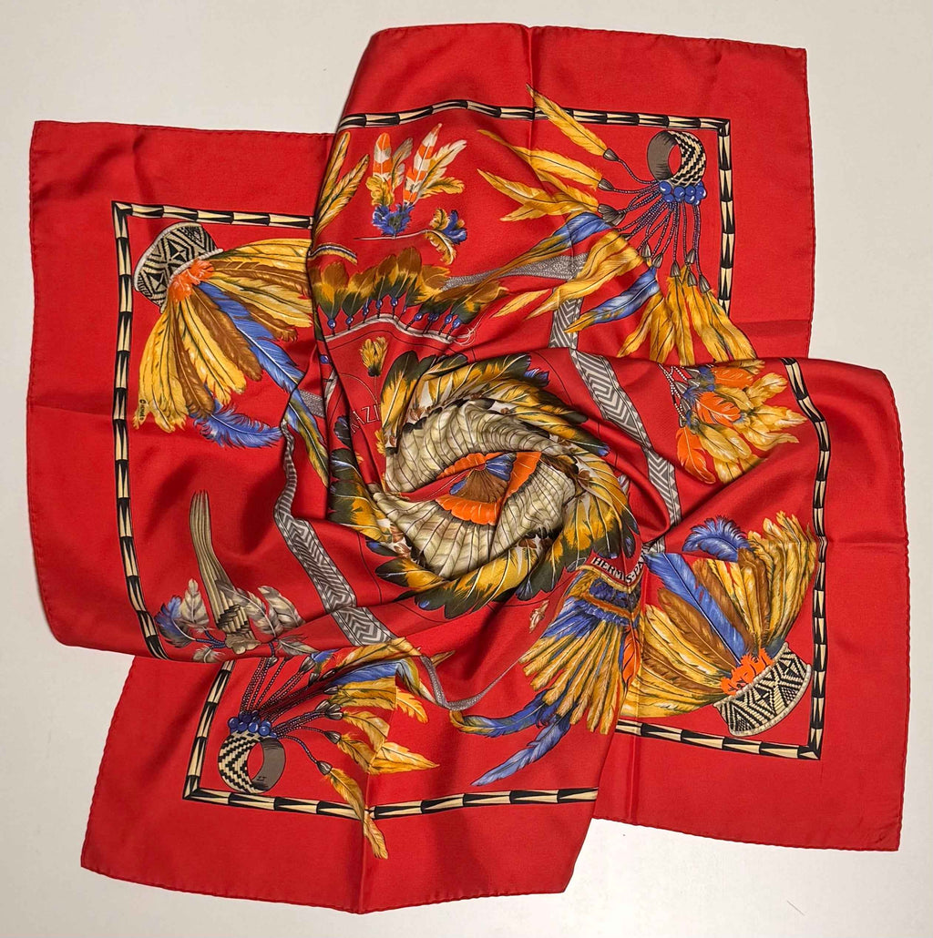 carré Hermès “Brazil” 100% twill de soie – fond rouge, signé LJ