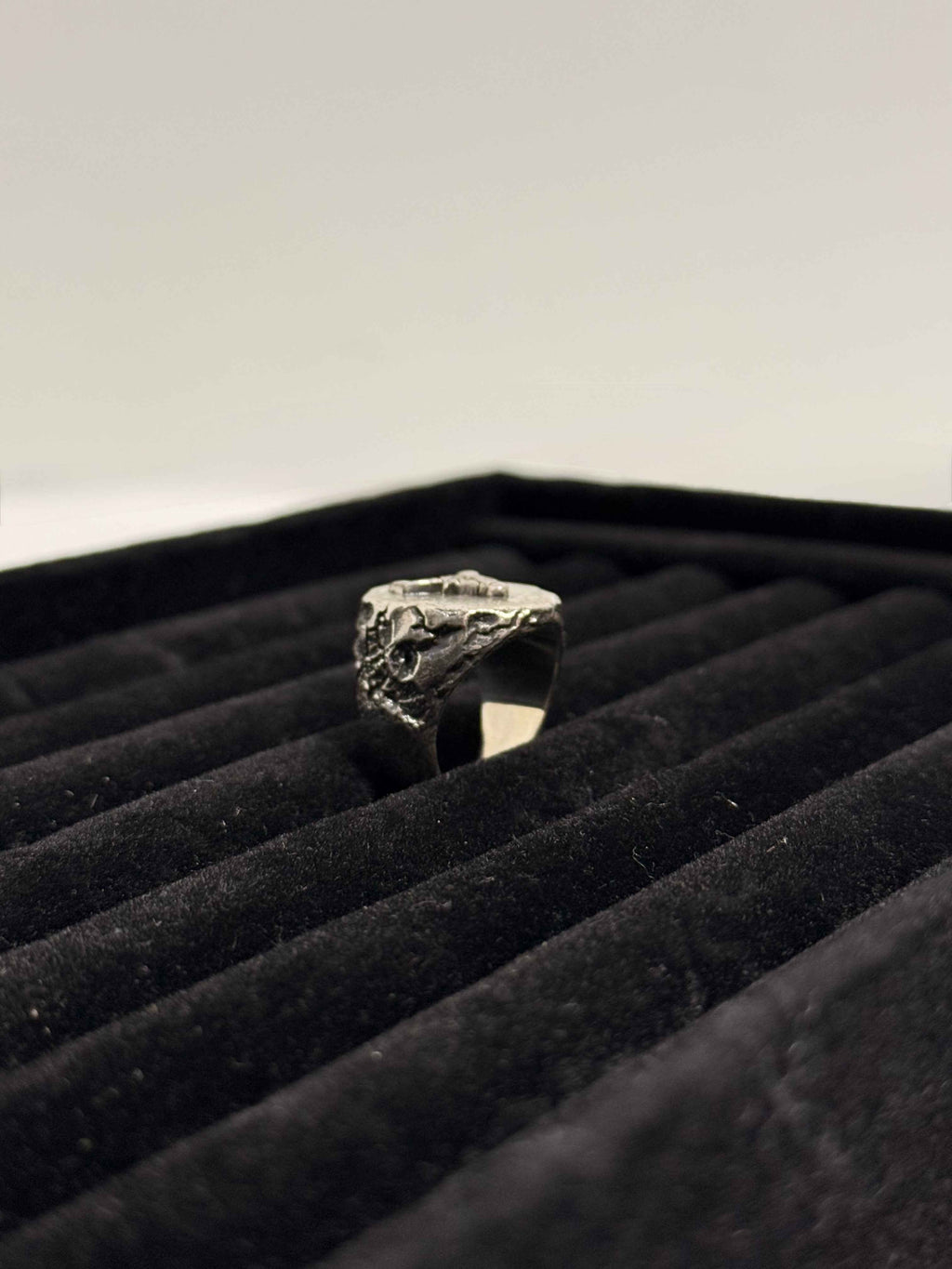Bague en argent 925 motif taureau en relief