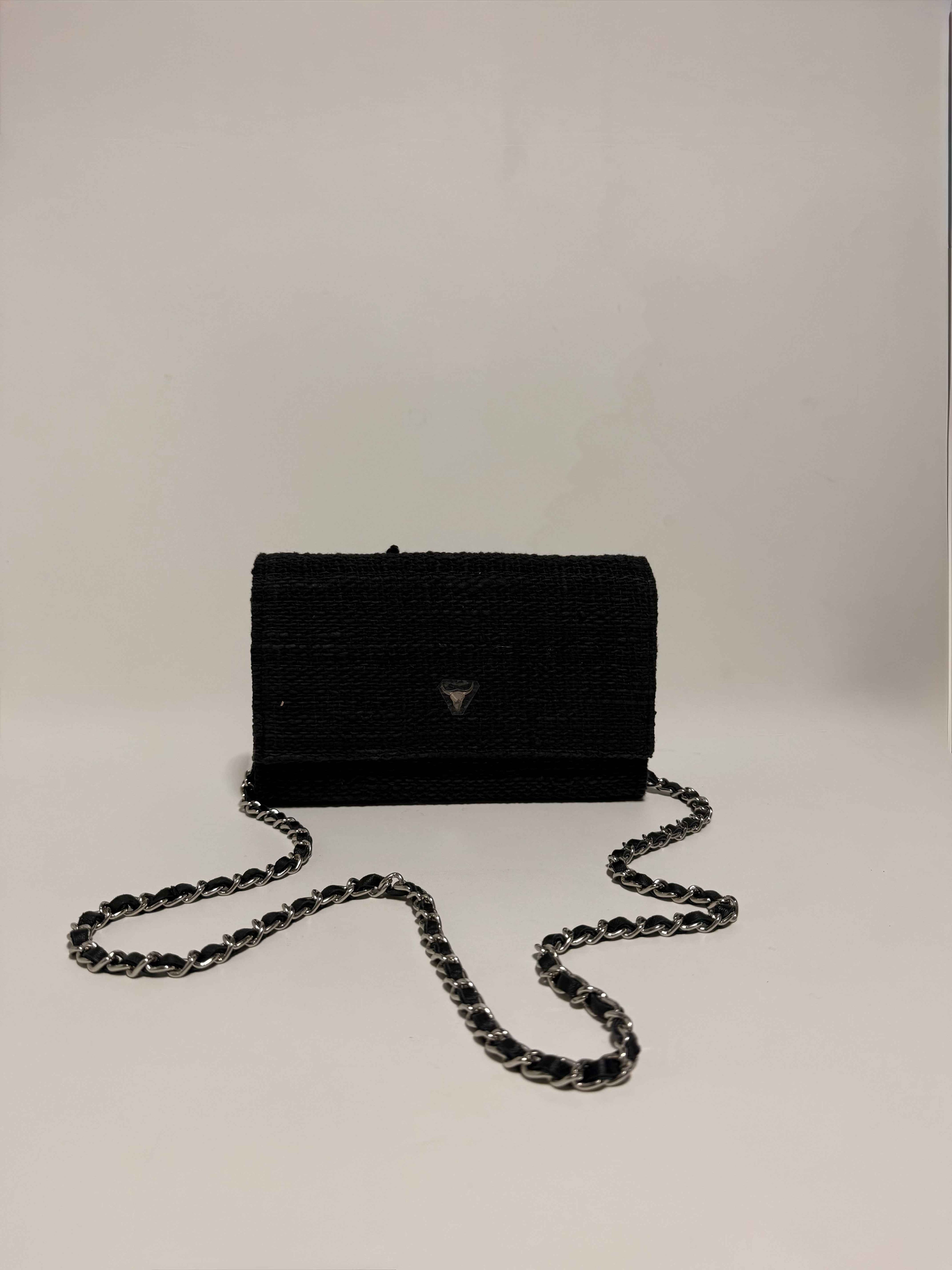Petit sac en tweed noir à chaîne argentée