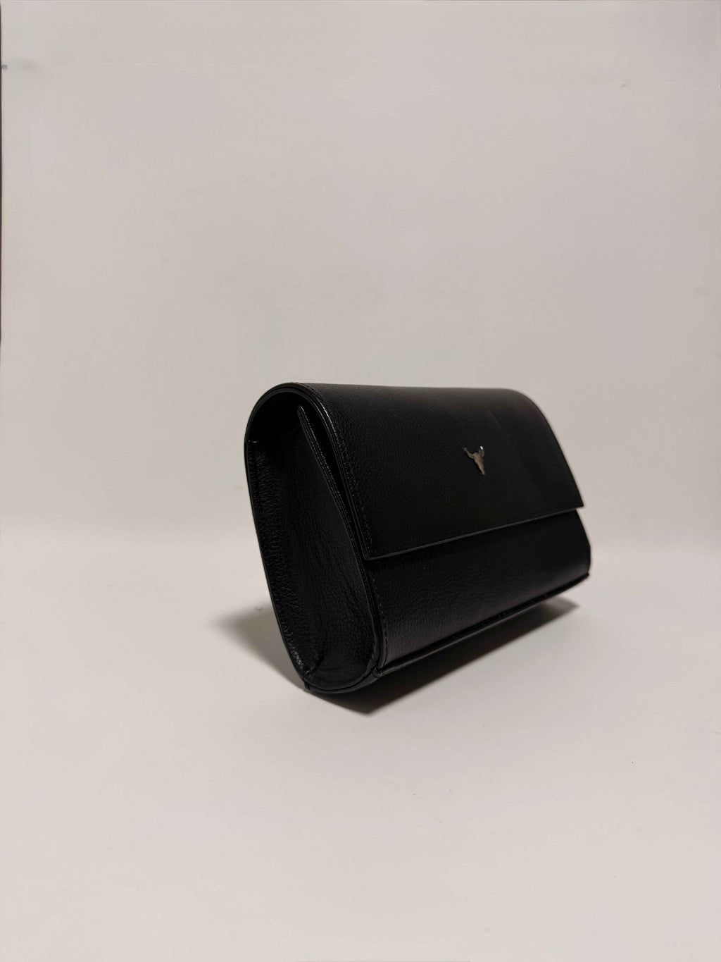 Petit sac noir en cuir – chaîne argentée