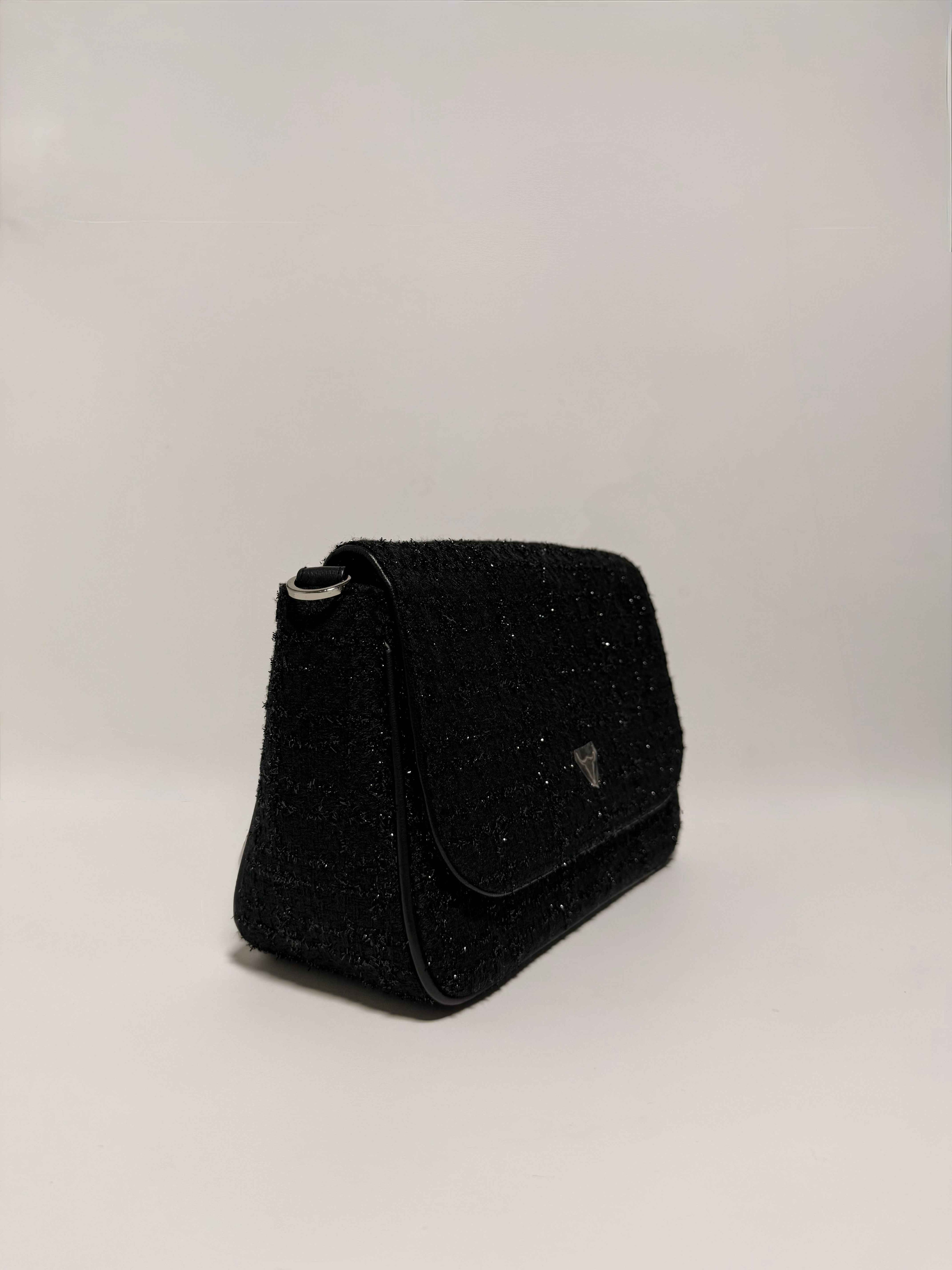 Petit sac en tweed noir – chaîne argentée & bandoulière amovible