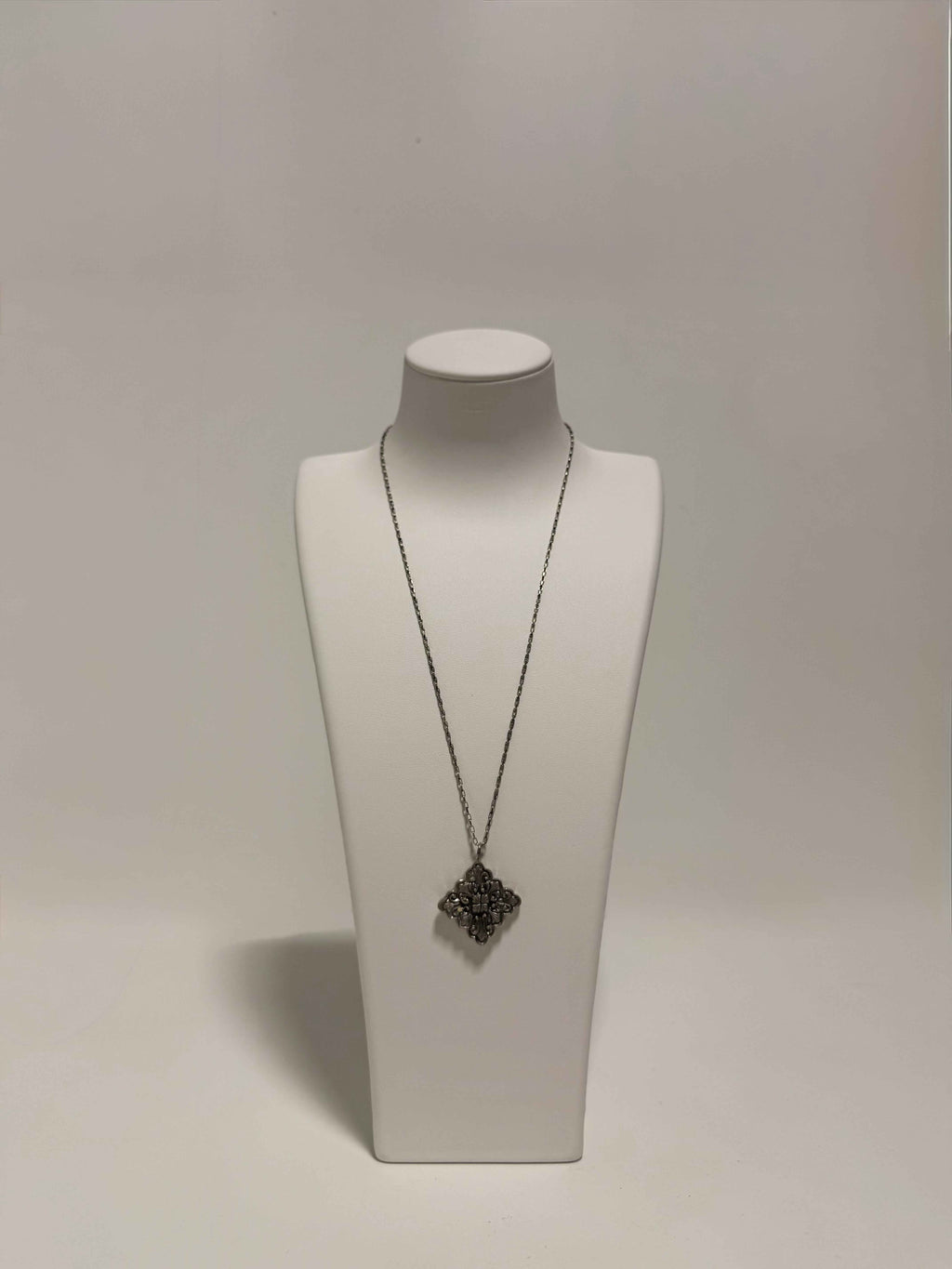 Collier Pendentif Carré